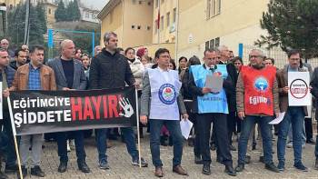 Bilecik’Te Bir Öğretmen Ve Kantin Görevlisini Darp Eden Kadın Veli Serbest Kaldı
