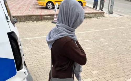 Bilecik’te cami önünde dilencilik yapan kadın yakalandı