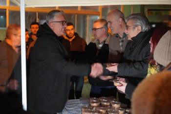 Bilecik’Te Camilerde Helva İkramı Yapıldı
