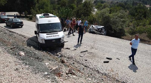 Bilecik'te cenazeye giderken cenaze aracıyla çarpıştı!