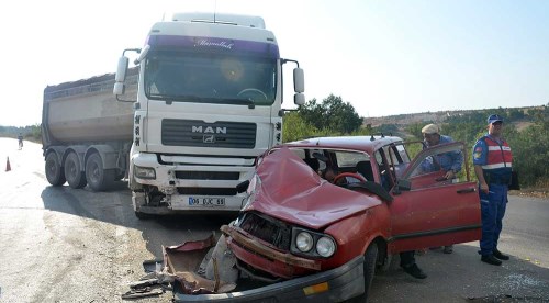 Bilecik'te dikkatsiz şoför kazaya sebep oldu