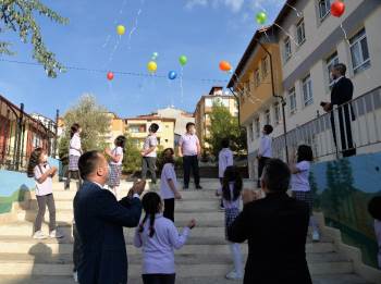 Bilecik’Te Eğitim Balonların Uçurulması İle Başladı
