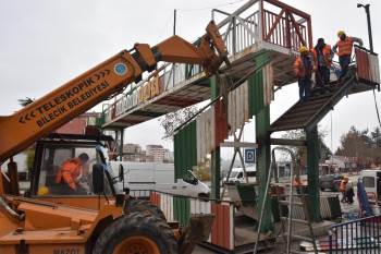 Bilecik’Te Eski Üst Geçit Kaldırılıyor
