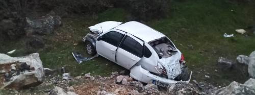 Bilecik’te feci kaza: Araç hurdaya döndü!