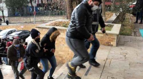 Bilecik'te fuhuş operasyonu: Yabancı kadınları...