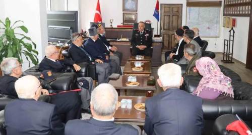 Bilecik’te gaziler ve aileleri Jandarma Komutanlığında ağırlandı