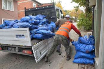 Bilecik’Te İhtiyaç Sahiplerine Kömür Yardımları Devam Ediyor
