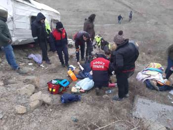 Bilecik’Te İşçi Servisi Kaza Yaptı: 2’Si Ağır 6 Yaralı
