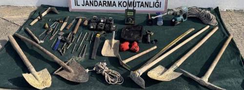 Bilecik’te kaçak kazı operasyonu: 5 kişi suçüstü yakalandı