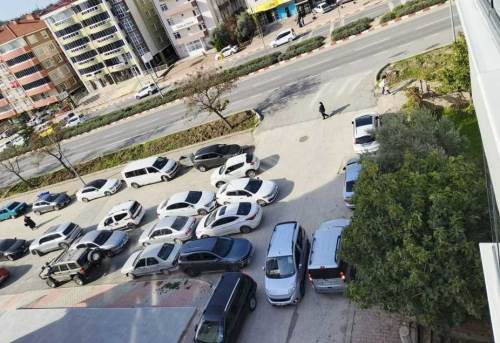 Bilecik’te kaos yaşandı: Otoparklar doldu, ara sokaklar kilitlendi