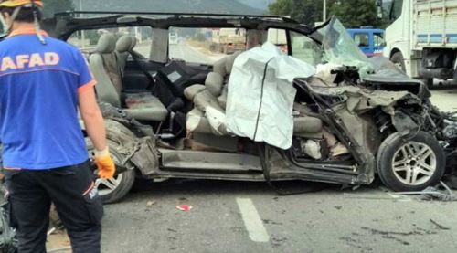 Bilecik'te katliam gibi kaza: 3 ölü, 2 yaralı