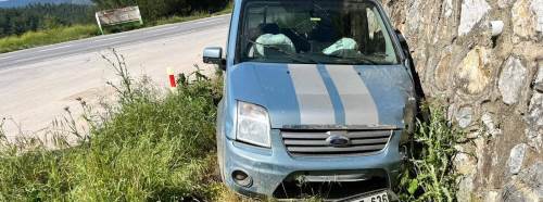 Bilecik’te kontrolden çıkan otomobil istinat duvarına çarptı: 1 yaralı