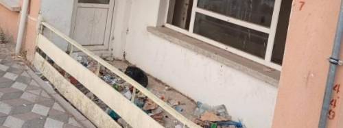 Bilecik'te metruk bina için önlem çağrısı: Mahalleli tepki gösterdi