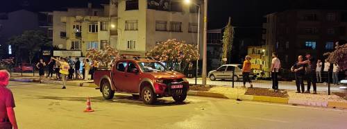Bilecik'te motosikletle yaya geçidinden geçmeye çalışırken kaza yaptılar