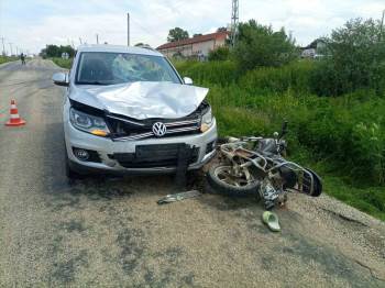 Bilecik’Te Otomobil İle Motosiklet Çarpıştı: 3 Yaralı
