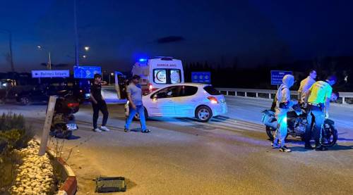 Bilecik'te otomobile çarpan motosiklet sürücüsü yaralandı 