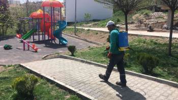 Bilecik’Te Park Ve Oyun Alanları Çocuklar İçin Temizleniyor

