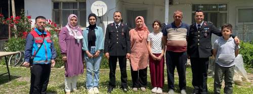 Bilecik'te şehit ve gazi ailelerine bayram ziyareti