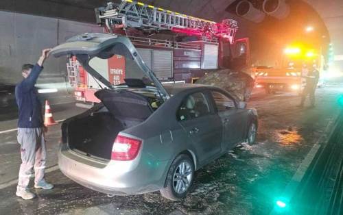 Bilecik’te seyir halindeki otomobil alev aldı