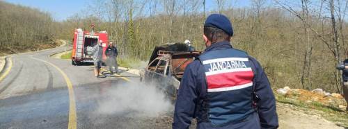 Bilecik’te seyir halindeki otomobil alev aldı