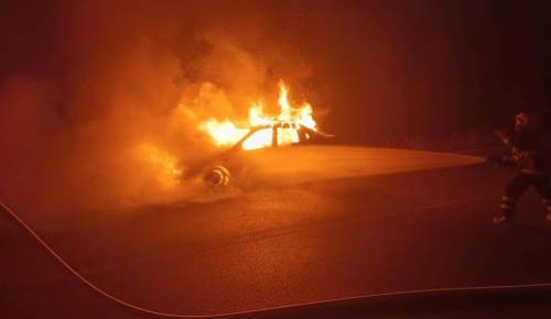 Bilecik’te seyir halindeki otomobil alev alev yandı!