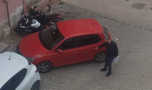 Bilecik’te sürücünün umursamazlığı trafiği kilitledi