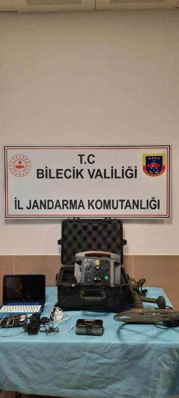 Bilecik’Te Tarihi Eser İçin Kaçak Kazı Yapanlara Suçüstü
