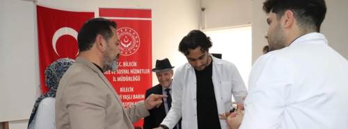 Bilecik'te tıp fakültesi öğrencilerinden huzurevine sağlık desteği