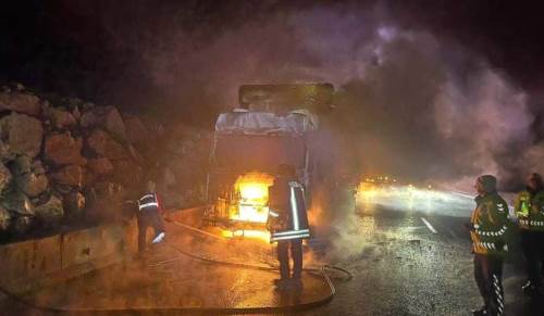 Bilecik’te tır alev aldı: Sürücü son anda kurtuldu