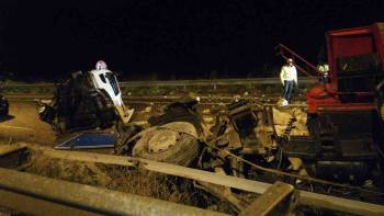 Bilecik’Te Tır Devrildi: 1 Yaralı
