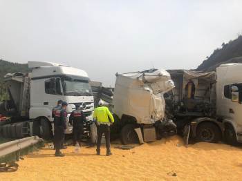 Bilecik’Te Tır Kazası: 2 Yaralı
