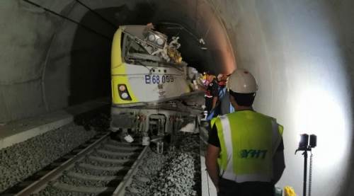Bilecik'te tren kazası! 2 makinist yaşamını yitirdi