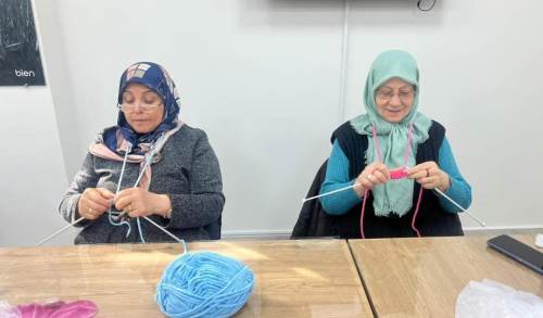 Bilecik’te yaşlılar Alzheimer’a karşı örgü örüyor
