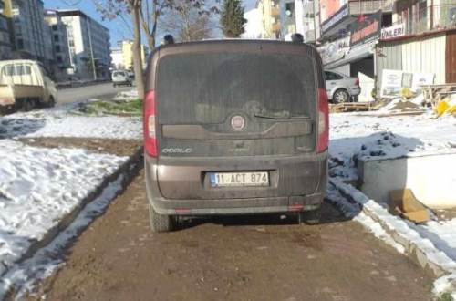 Bilecik’te yaya yolu işgali vatandaşı çileden çıkardı