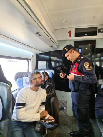 Bilecik’Te Yht’De Seyahat Eden Yoklama Kaçağı 1 Kişi Tespit Edildi
