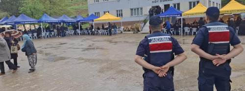Bilecik’te yüzlerce kişi bereket için dua etti