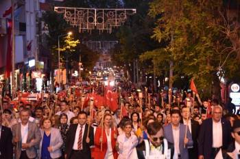 Bilecik’Teki Fener Alayında Caddeler Doldu Taştı
