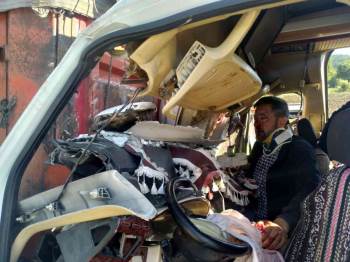 Bilecik’Teki Kazada Bozüyük İtfaiyesi 3 Yaralıyı Sıkıştığı Yerden Kurtardı
