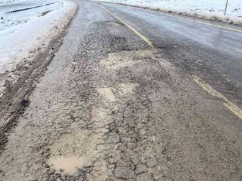 Bilecik-Yenişehir Karayolundaki Çukurlar Sürücülere Zor Anlar Yaşatıyor
