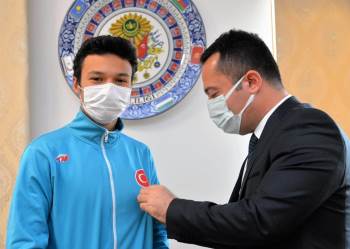 Bilecikli Atlet 28 Yıldır Kırılamayan Rekoru Kırdı
