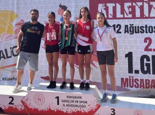 Bilecikli atlet Eskişehir’de adını kürsüye yazdırdı
