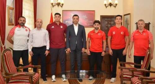 Bilecikli genç sporculardan Kaymakam Yayabaşı’na ziyaret