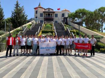 Bilecikli Gençler “Anadoluyuz Biz" Projesi Kapsamında İl İl Geziyor
