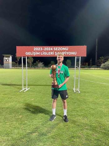 Bilecikli Sporcu Yeni Takımıyla Başarılara İmza Atıyor
