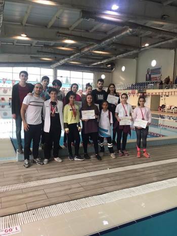 Bilecikli Yüzücülerden Madalyaları Topladı
