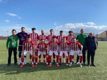 Bilecikspor, Karaköyspor Deplasmanında Rahat Kazandı
