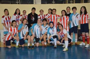 Bilecikspor Kız Futbol Takımından Anlamlı Engelliler Günü Mesajı
