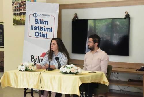 Bilim Kafe’nin ilk durağı huzurevi oldu: İlaç kullanımı anlatıldı