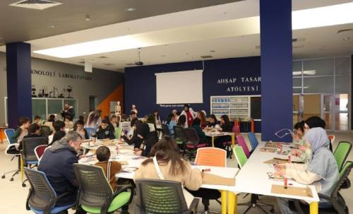 Bilimle tanışan öğrenciler, Kayseri Bilim Merkezi’ni çok sevdi