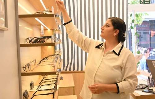 Bilinçsiz gözlük seçimi göz sağlığını tehlikeye atıyor